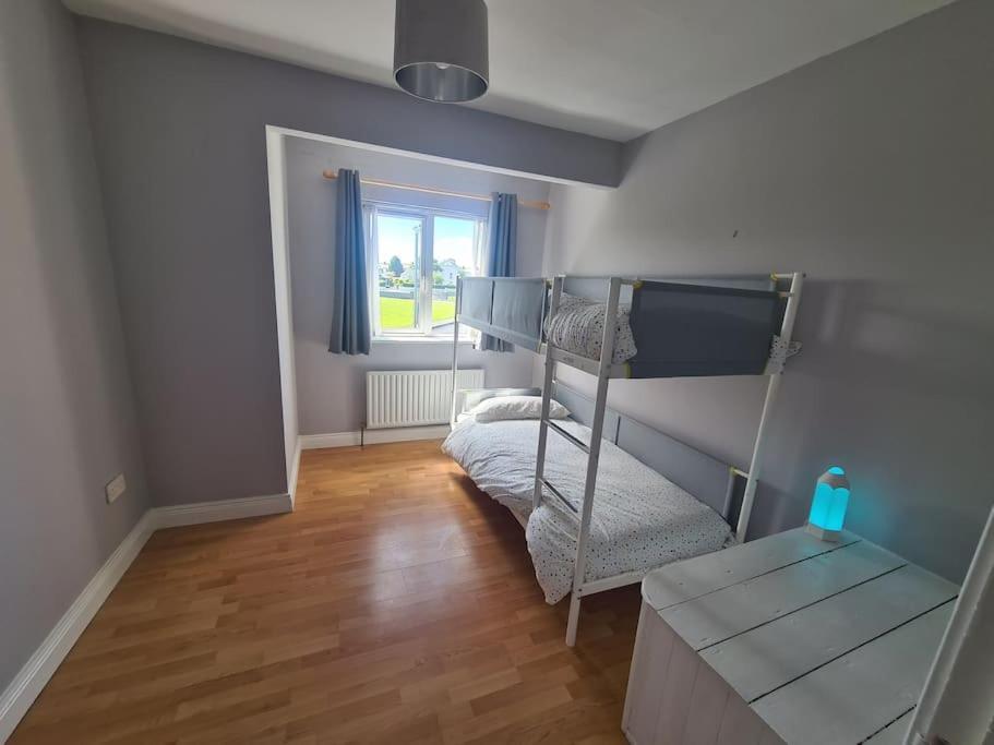 Bundoran Seaside Stays House - Wifi, Large Spacious Home エクステリア 写真