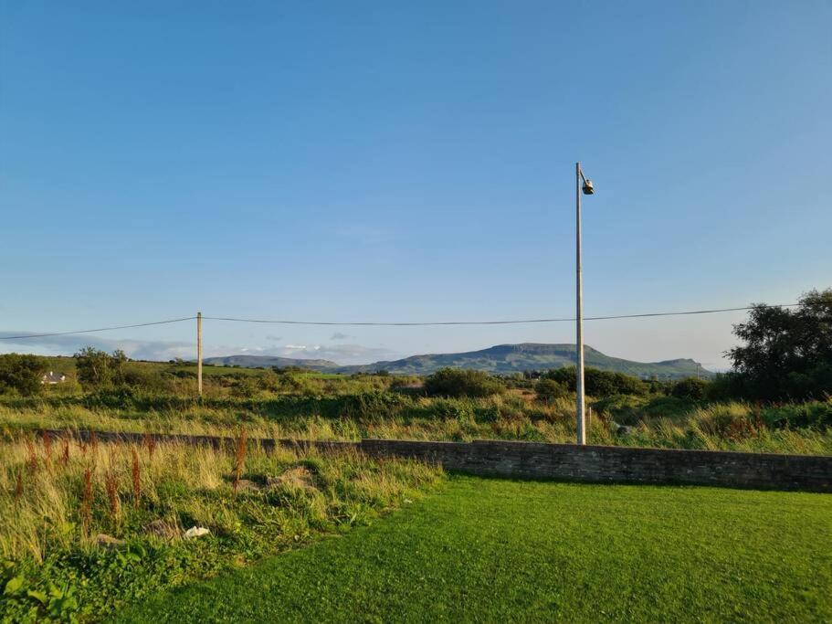 Bundoran Seaside Stays House - Wifi, Large Spacious Home エクステリア 写真