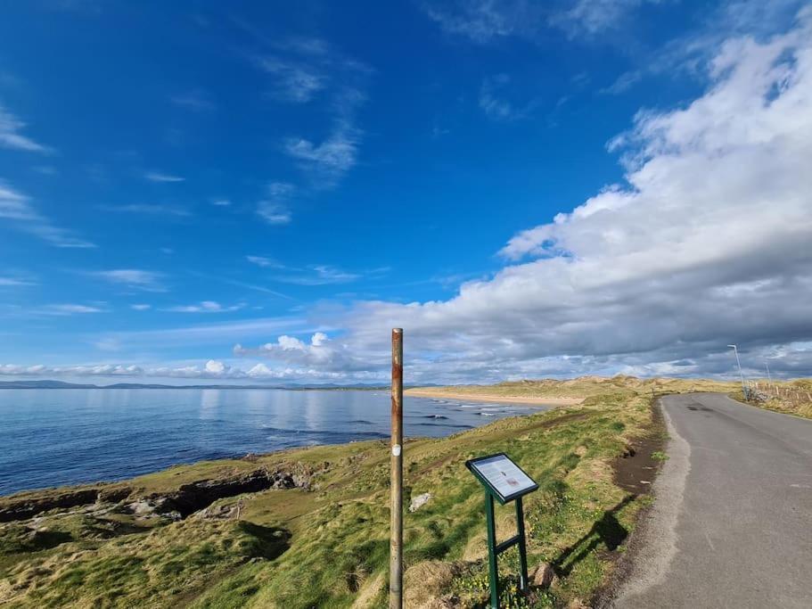 Bundoran Seaside Stays House - Wifi, Large Spacious Home エクステリア 写真
