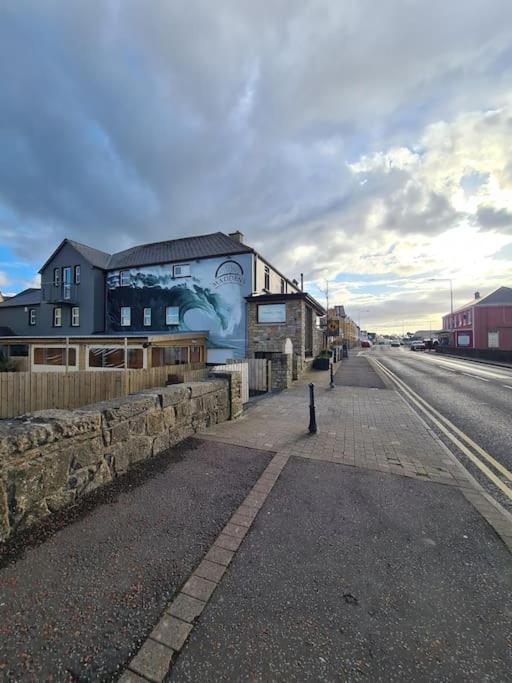 Bundoran Seaside Stays House - Wifi, Large Spacious Home エクステリア 写真