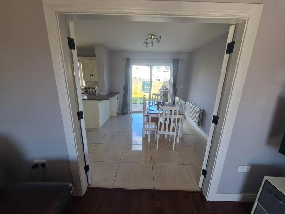 Bundoran Seaside Stays House - Wifi, Large Spacious Home エクステリア 写真
