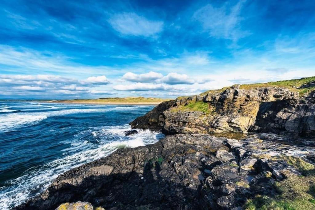 Bundoran Seaside Stays House - Wifi, Large Spacious Home エクステリア 写真