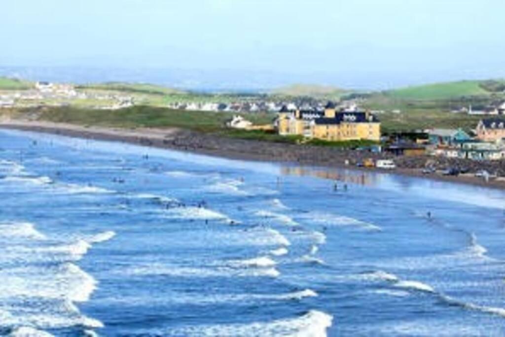 Bundoran Seaside Stays House - Wifi, Large Spacious Home エクステリア 写真