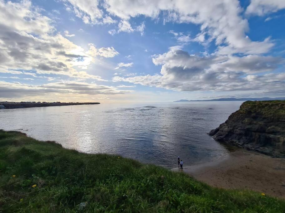 Bundoran Seaside Stays House - Wifi, Large Spacious Home エクステリア 写真