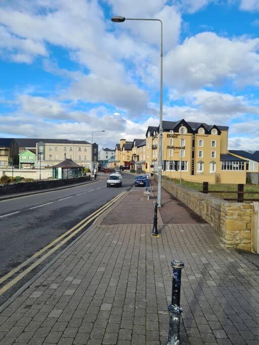 Bundoran Seaside Stays House - Wifi, Large Spacious Home エクステリア 写真