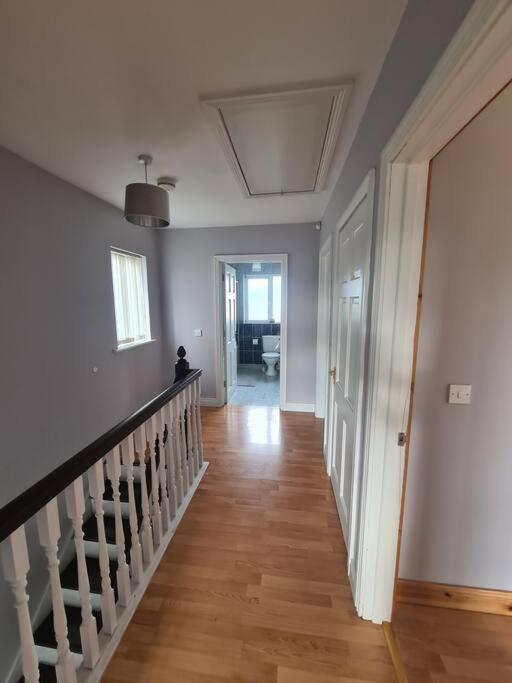 Bundoran Seaside Stays House - Wifi, Large Spacious Home エクステリア 写真